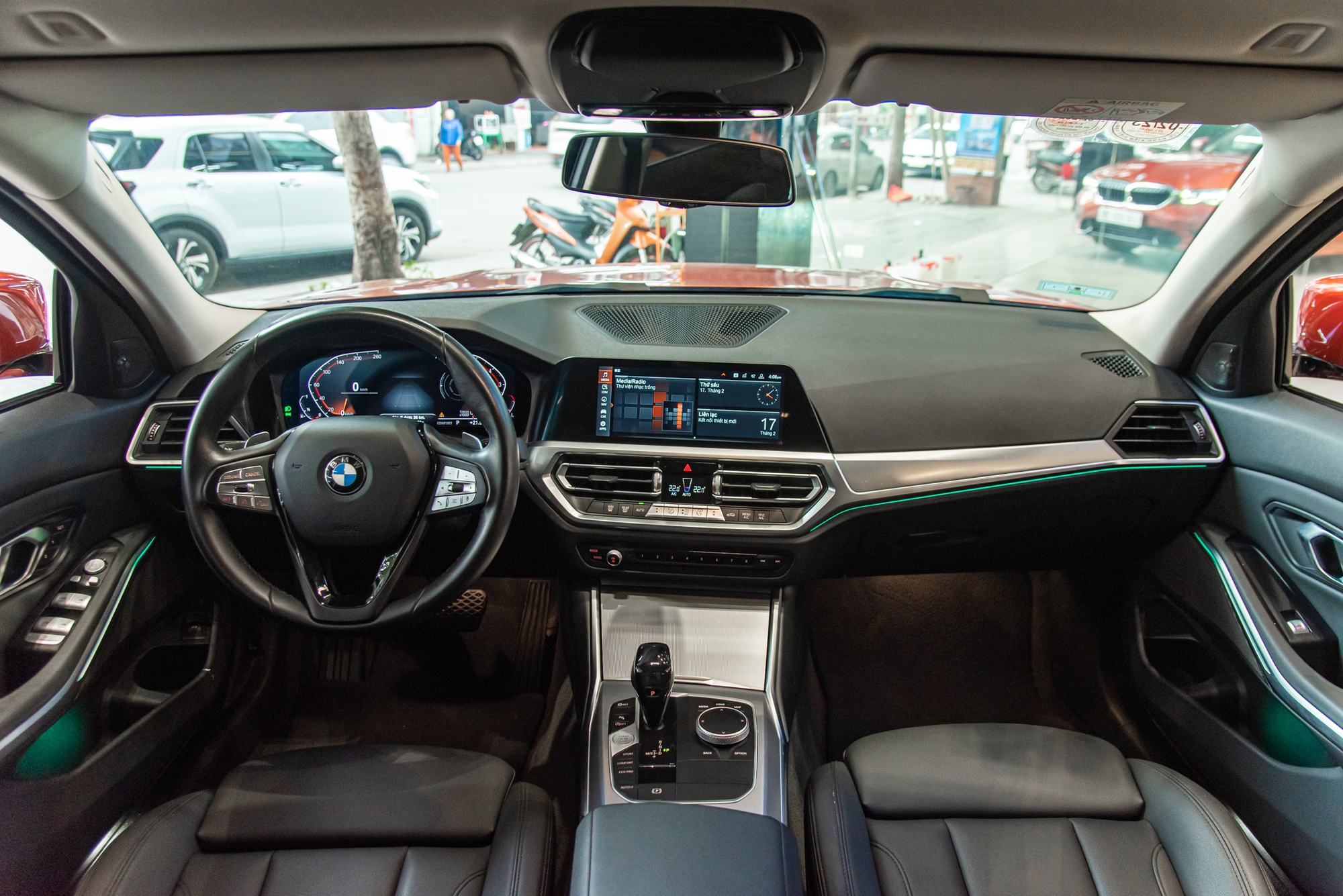 BMW 320i nhập khẩu bán lại ngang ngửa 3-Series lắp ráp mới 'cứng': Người bán cho biết 'xe nhập Đức luôn là tuyệt phẩm, giờ muốn mua cũng không có' - Ảnh 7.