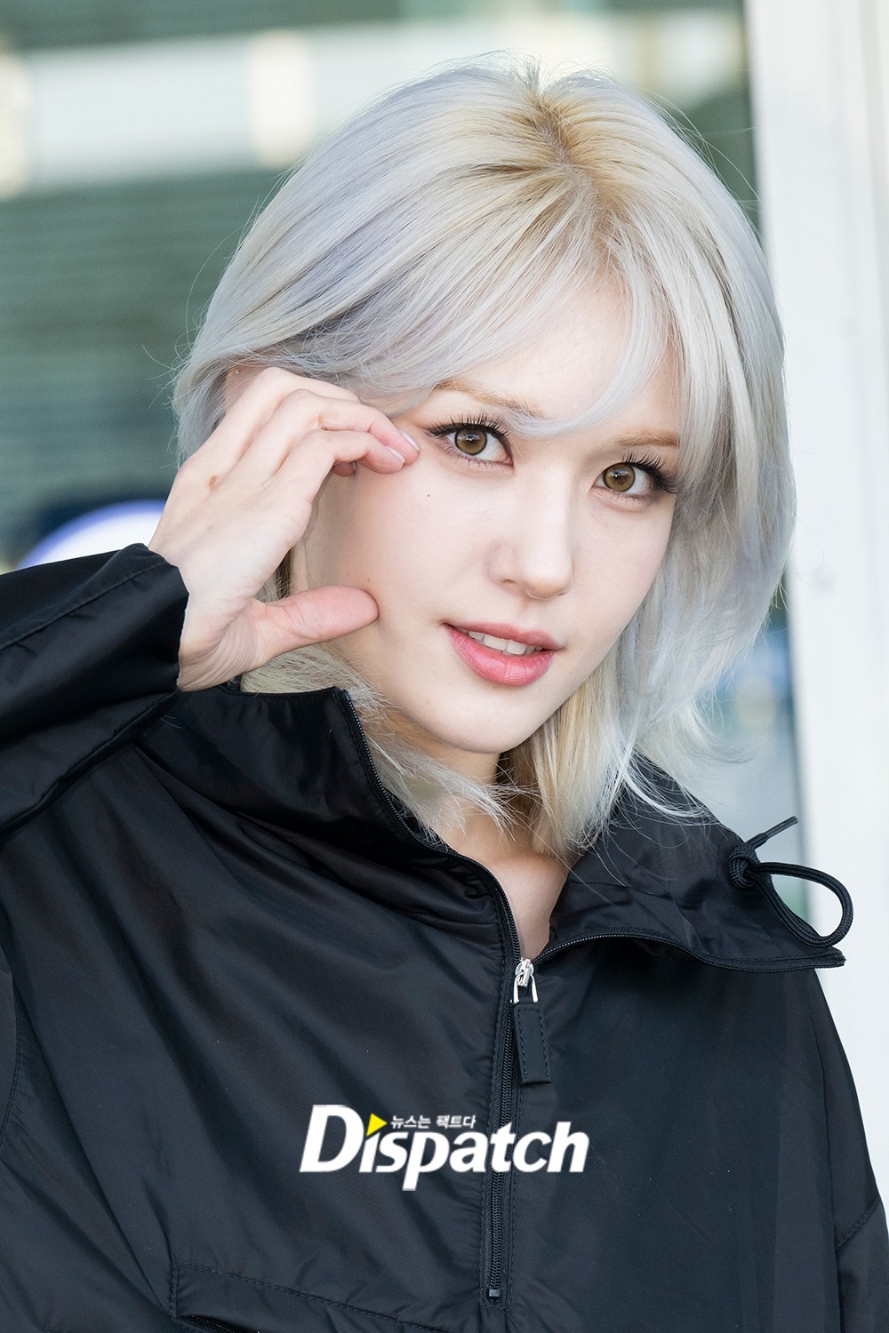 Không tin nổi vòng eo nhỏ xíu của “nữ thần lai hot nhất Kpop” Jeon Somi: Nhìn mà tưởng photoshop quá đà - Ảnh 11.