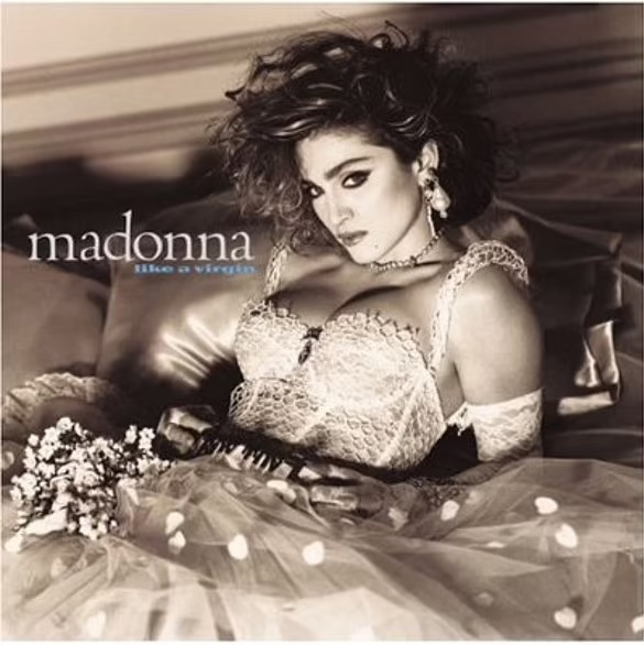 Madonna cuối cùng thừa nhận phẫu thuật thẩm mỹ sau lần xuất hiện không thể nhận ra tại lễ trao giải Grammy - Ảnh 10.