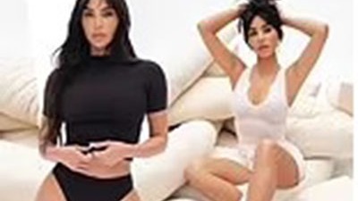 Kim Kardashian khoe vóc dáng điêu khắc trong bộ đồ đen trắng từ thương hiệu của chính mình