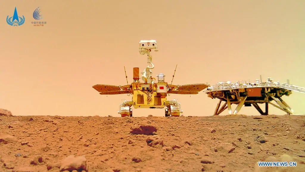 NASA công bố ảnh chụp xe tự hành của Trung Quốc trên sao Hỏa: Đã không di chuyển trong nhiều tháng - Ảnh 2.