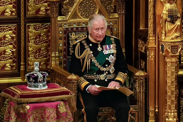 Không phải Vua Charles, Vương tôn George mới là tâm điểm của buổi lễ đăng quang - Ảnh 3.