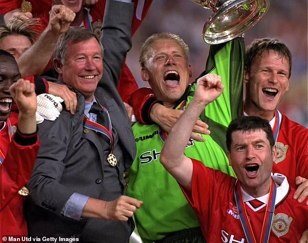 Peter Schmeichel: 'Ten Hag là Sir Alex Ferguson thứ hai của MU' - Ảnh 6.