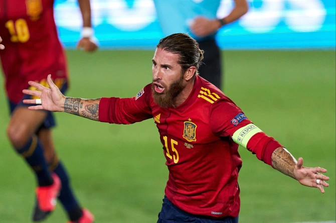 Sergio Ramos tuyên bố từ giã sự nghiệp đội tuyển quốc gia Tây Ban Nha - Ảnh 2.