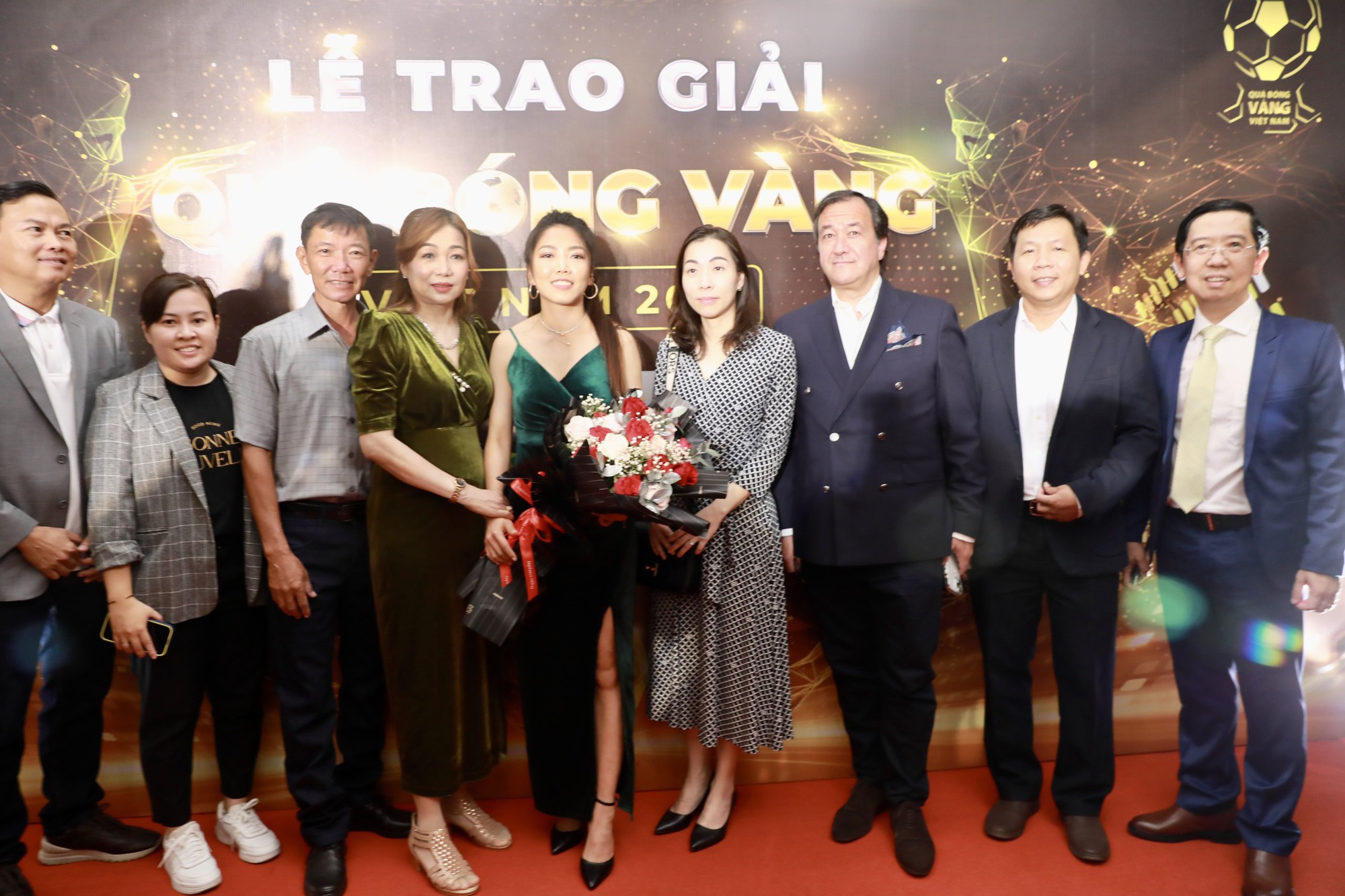 Trực tiếp Gala trao giải Quả bóng vàng Việt Nam 2022: Văn Quyết đăng quang, Huỳnh Như lập kỷ lục - Ảnh 2.