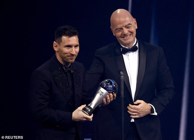 Messi giành giải Cầu thủ xuất sắc nhất năm tại FIFA The Best 2022 - Ảnh 2.