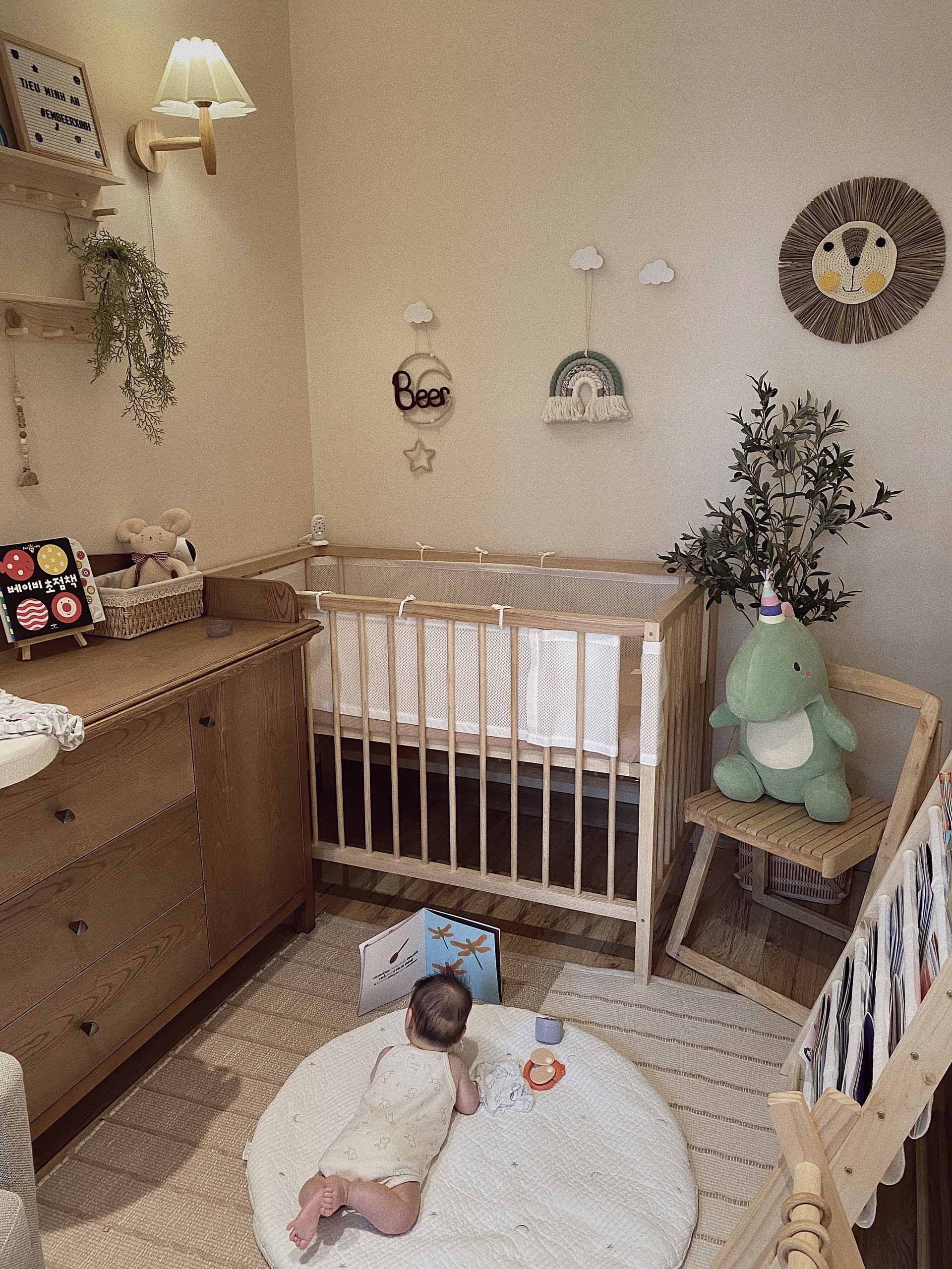 Không ưng ý với căn hộ cao cấp 119m2, cặp vợ chồng Hà Nội tự tay đập đi sửa lại toàn bộ: Kỳ công thiết kế phòng cho bé 3 tháng tuổi ngủ riêng, từng góc đều tối giản - Ảnh 8.