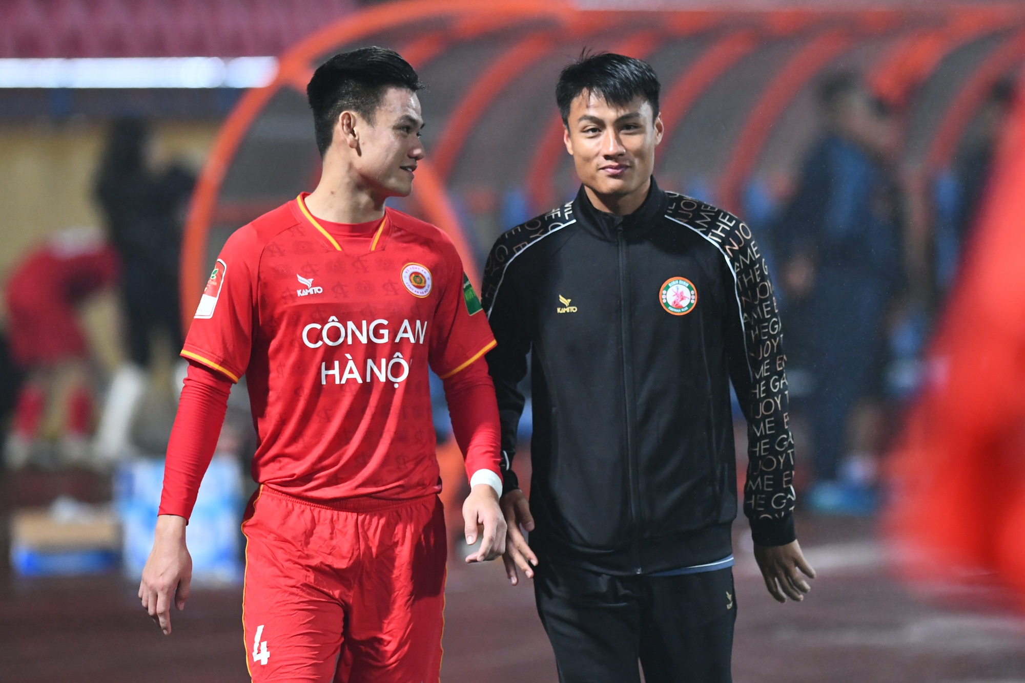 Văn Lâm thất vọng sau trận thua đậm nhất sự nghiệp tại V-League - Ảnh 8.