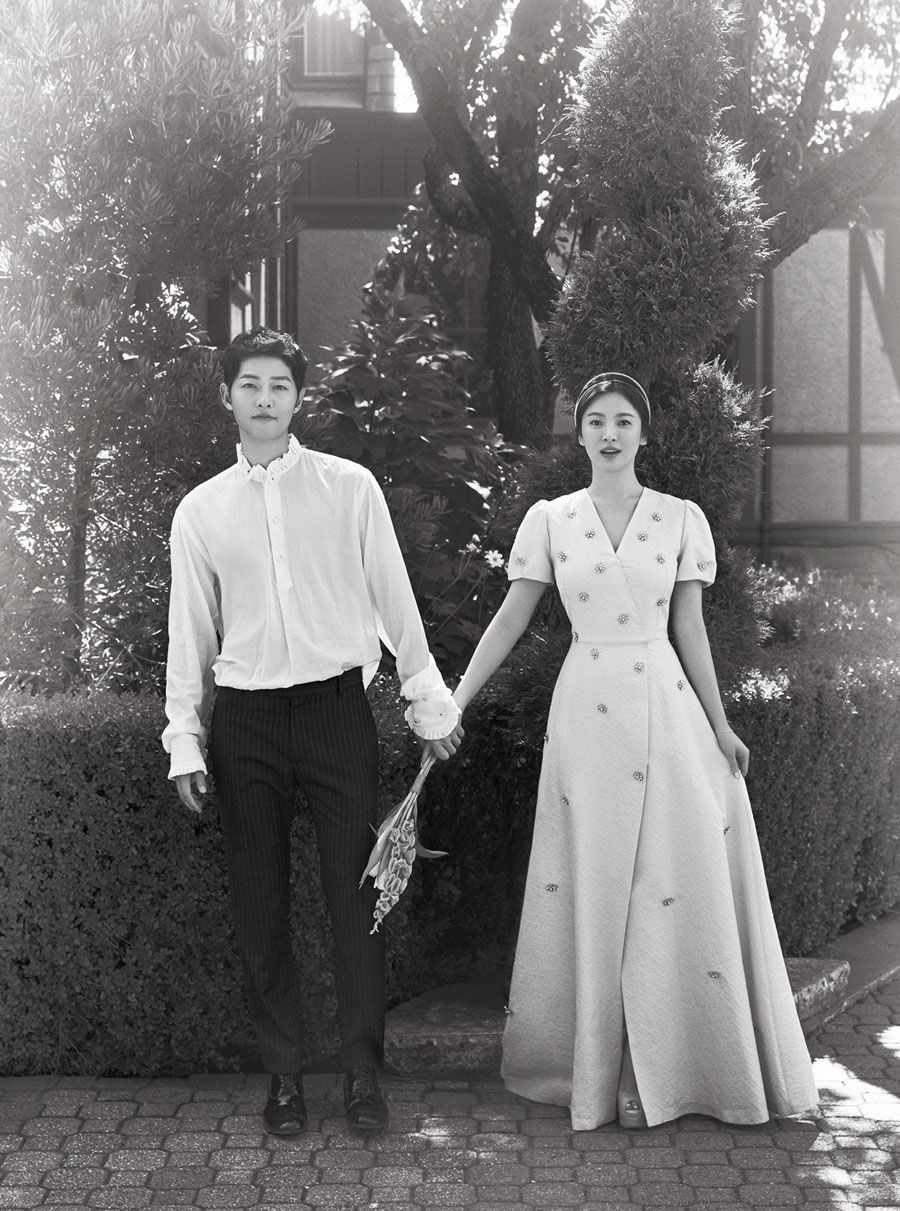 4 cặp đôi &quot;phim giả tình thật&quot; chia tay khiến mọi người tiếc nuối: 2 cặp vợ chồng Ahn Jae Hyun -  Goo Hye Sun; Song Joong Ki - Song Hye Kyo ồn ào suốt nhiều năm - Ảnh 3.
