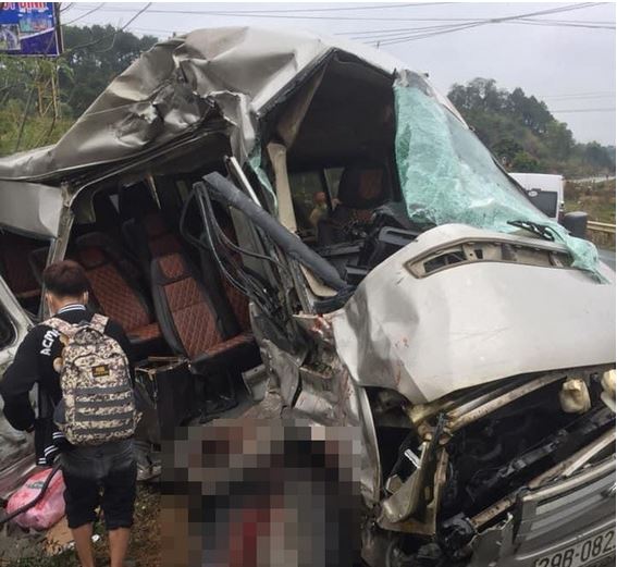 Vụ tai nạn giao thông tại Lạng Sơn: Lái xe khách tử vong tại bệnh viện - Ảnh 1.