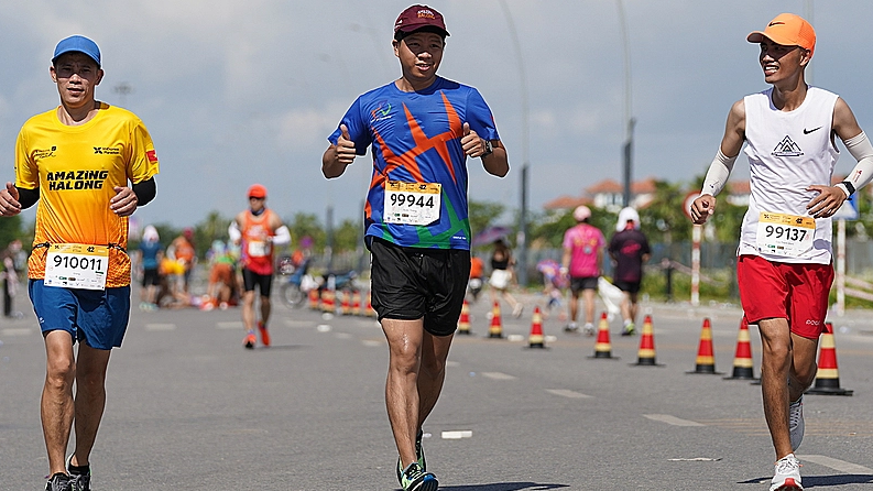 10 nghìn người dự vnexpress Marathon Hochiminh City Midnight 2023