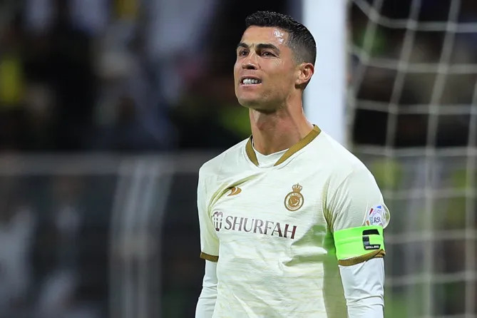 Ronaldo Lên Mạng Xã Hội Ăn Mừng Sau Bàn Thắng Đầu Tiên Tại Al Nassr