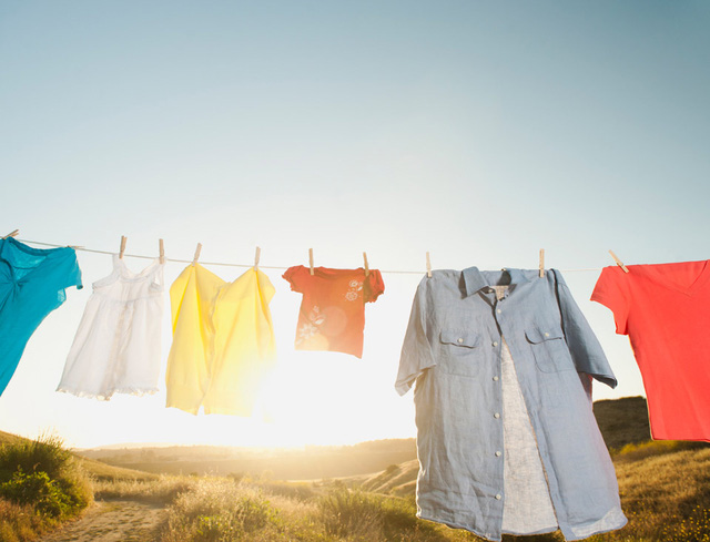 Quần áo mua chưa lâu đã phai màu, hỏng dáng, rất có thể vì bạn chưa biết những cách chăm sóc đơn giản này - Ảnh 6.