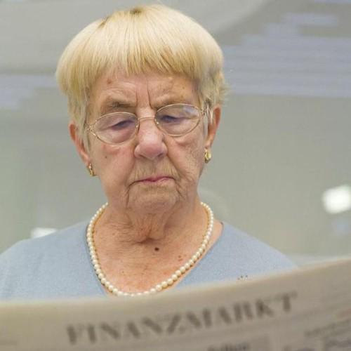 Từ 1000 cổ phiếu mà chồng để lại, cụ bà 75 tuổi đầu tư chứng khoán rồi kiếm 50 tỷ đồng trong 8 năm: &quot;Kỹ xảo&quot; hốt tiền là &quot;mua ở đầu gối và bán ra ở vai&quot; - Ảnh 2.