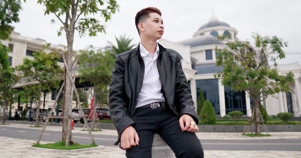 Nguyễn Văn Sỹ - Chàng trai ôm đàn hát thu hút hàng ngàn view trên Youtube
