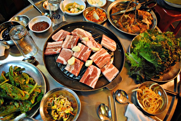Đặc trưng khi ăn món Hàn Quốc khiến nhiều người Việt rơi vào tình huống &quot;dở khóc dở cười&quot; - Ảnh 4.