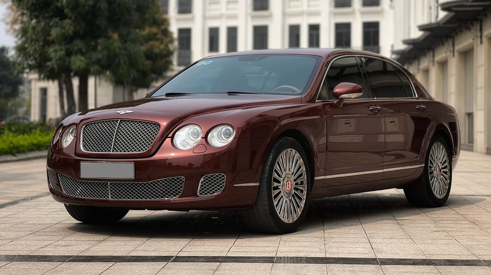Chiếc Bentley Flying Spur biểu tượng quyền lực của đại gia Việt một thời này bán lại chỉ hơn 1,2 tỷ đồng, ngang ‘xe doanh nhân’ phổ thông Camry