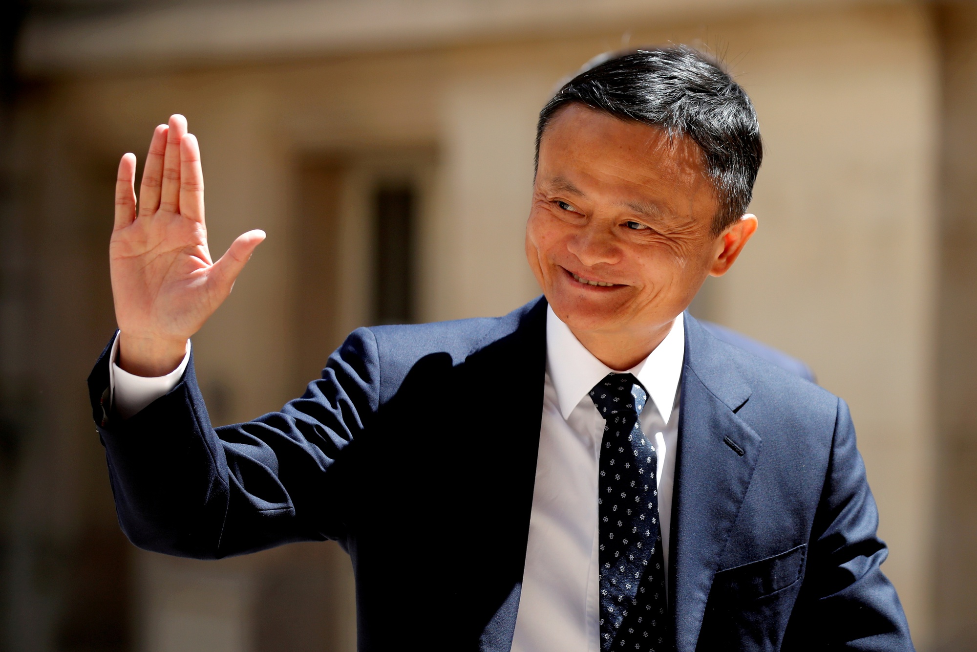 Vợ của Jack Ma nói gì về người chồng không phải mỹ nam của mình? Đọc xong mới thấm câu nói: &quot;Đằng sau một người đàn ông thành công luôn có bóng dáng người phụ nữ&quot; - Ảnh 2.
