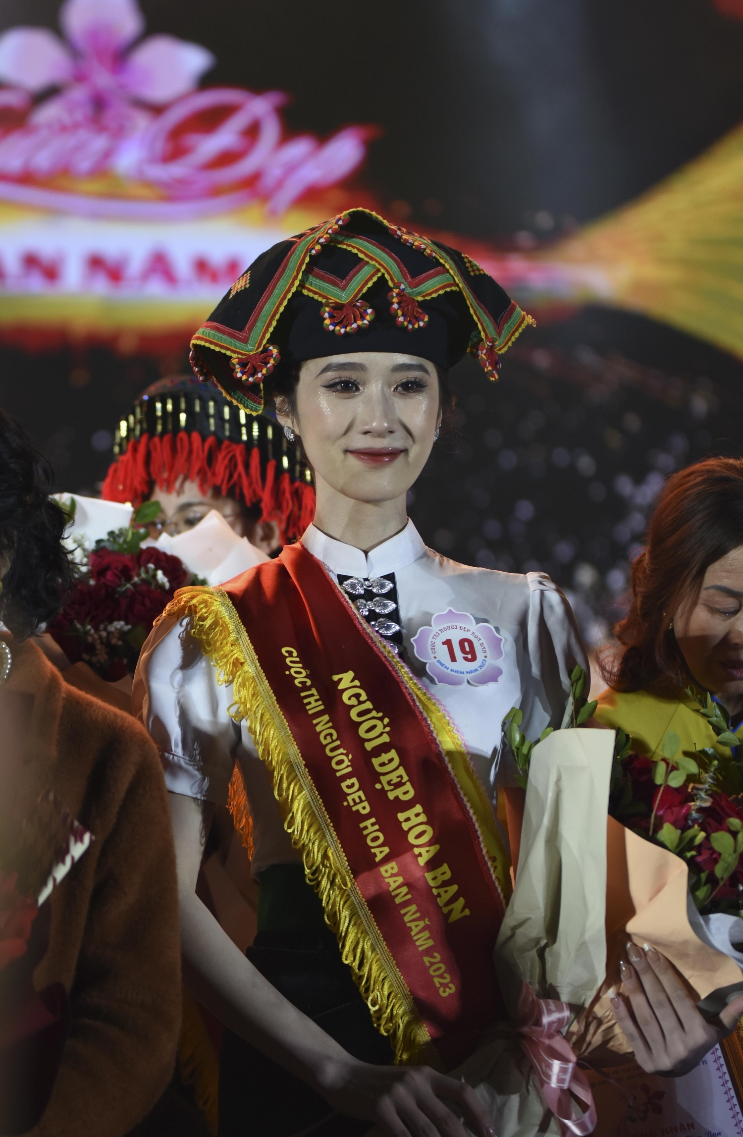 Nguyễn Thị Phương Uyên đăng quang Người đẹp Hoa Ban 2023