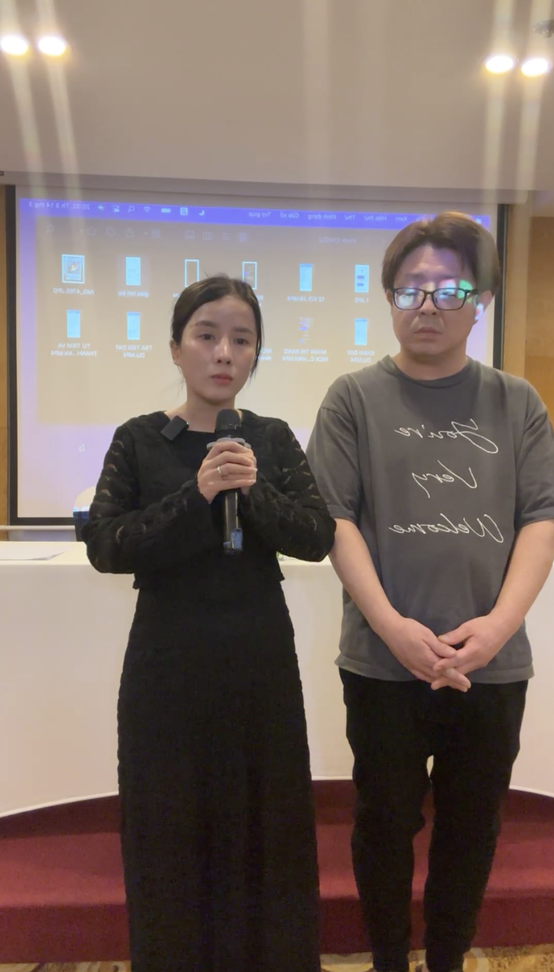 Vợ chồng Bà Nhân Vlog cúi đầu xin lỗi bác sĩ Cao Hữu Thịnh - Ảnh 2.