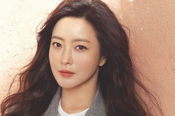 Kim Hee Sun: ‘Đệ nhất mỹ nhân’ xứ Hàn mất dần sức hút ở tuổi 46 - Ảnh 8.