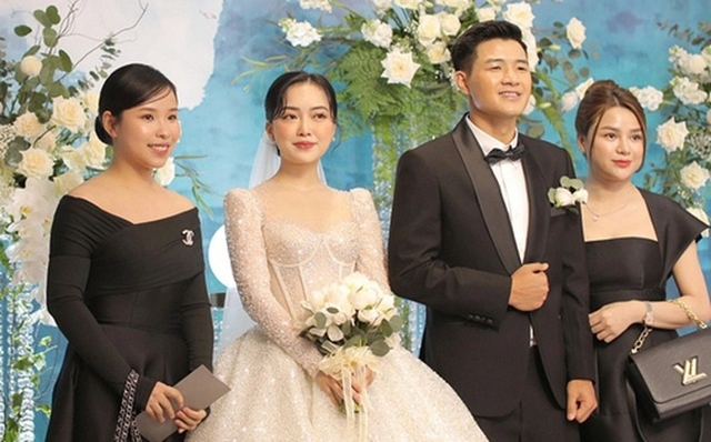 Tiểu thư Sài thành làm vợ “Messi Việt Nam”: Luôn toát lên phong thái giàu giản dị, hôn nhân êm ấm không phô trương - Ảnh 6.
