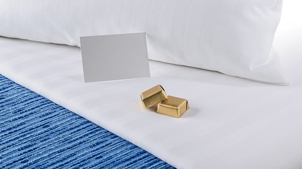Bí mật viên kẹo socola đặt trên giường của khách sạn mỗi tối: Cách chiều 'thượng đế' không phải dạng vừa