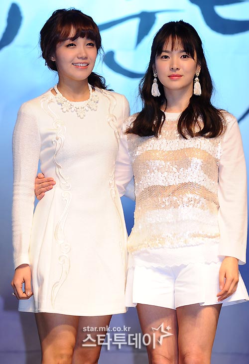 Dậy sóng 2 màn đọ sắc của Song Hye Kyo bên Dương Tử Quỳnh và idol nữ đình đám gắn liền với tuổi thơ gen Z - Ảnh 8.