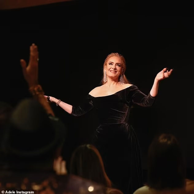 Adele thành thực: 'Thời gian trình diễn ở Las Vegas đã khiến tôi sống lại' - Ảnh 2.