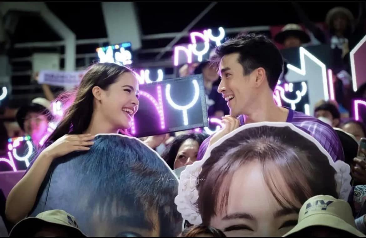 Couple đình đám Thái Lan “phát đường” trong sự kiện khủng: Nadech cười tươi bên Yaya, Mark Prin-Kimmy Kimberley như đang quay phim ngôn tình - Ảnh 2.