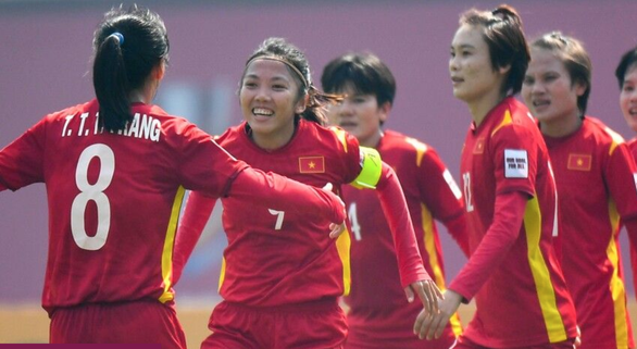 Huỳnh Như và đồng đội tuyển nữ Việt Nam thắng giải Fair Play 2022 - Ảnh 2.
