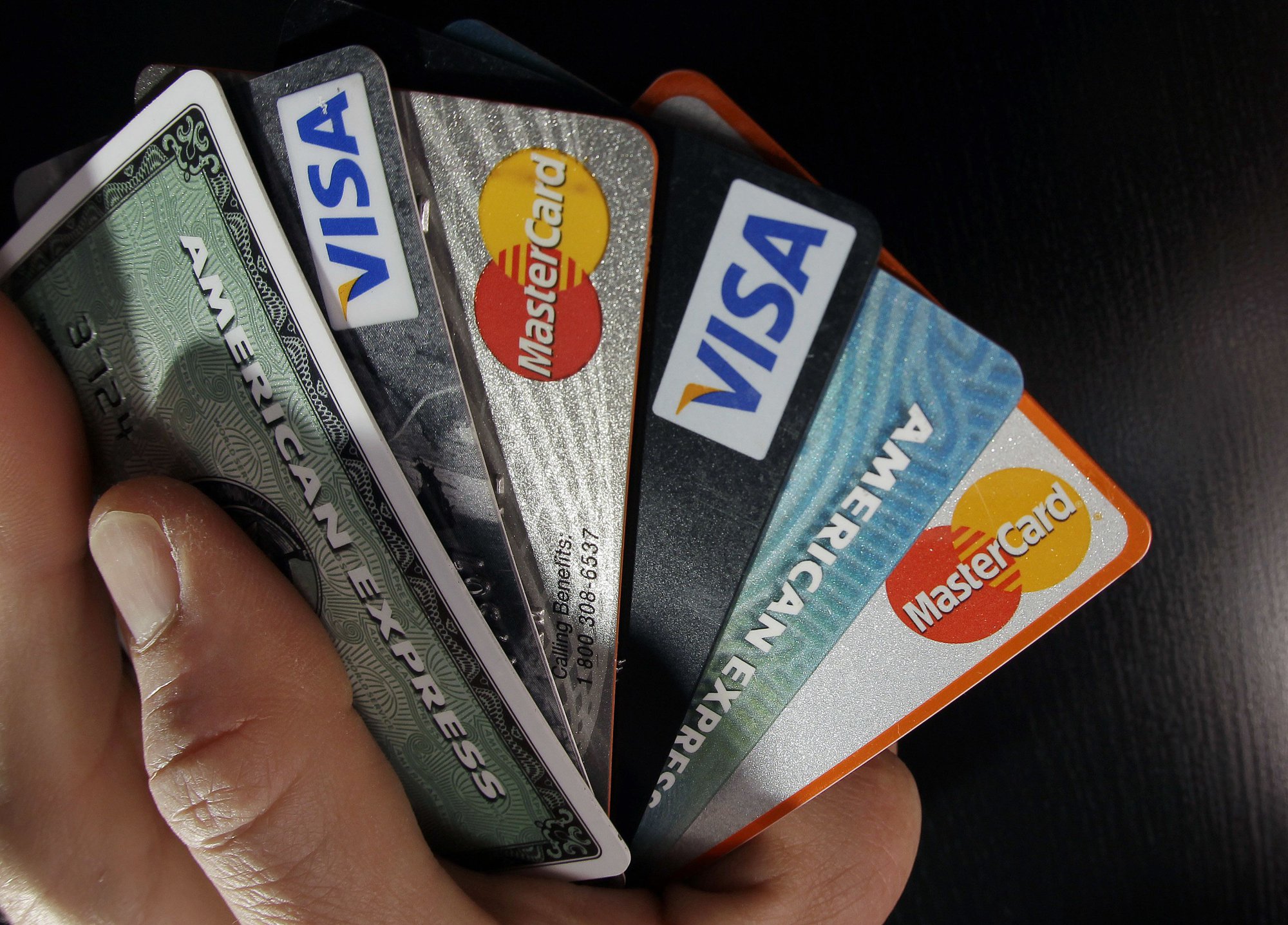 Dùng thẻ tín dụng không bao giờ sợ ngập trong nợ nếu biết 3 bí kíp này - Ảnh 1.