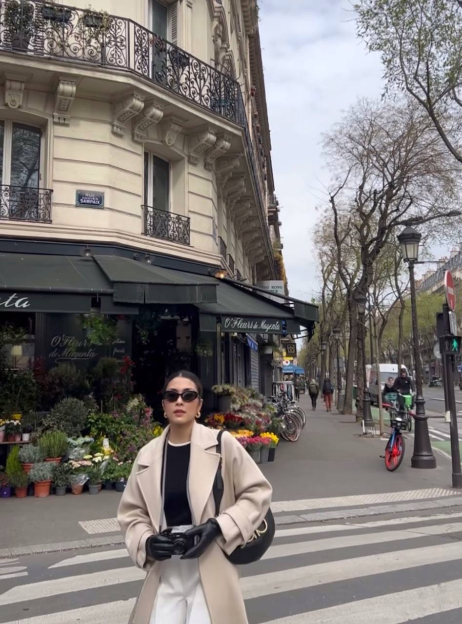 Loạt người đẹp Vbiz check-in du lịch nước ngoài: Tăng Thanh Hà sang chảnh tại Paris, siêu mẫu Minh Tú càn quét chợ đêm Đài Bắc - Ảnh 1.