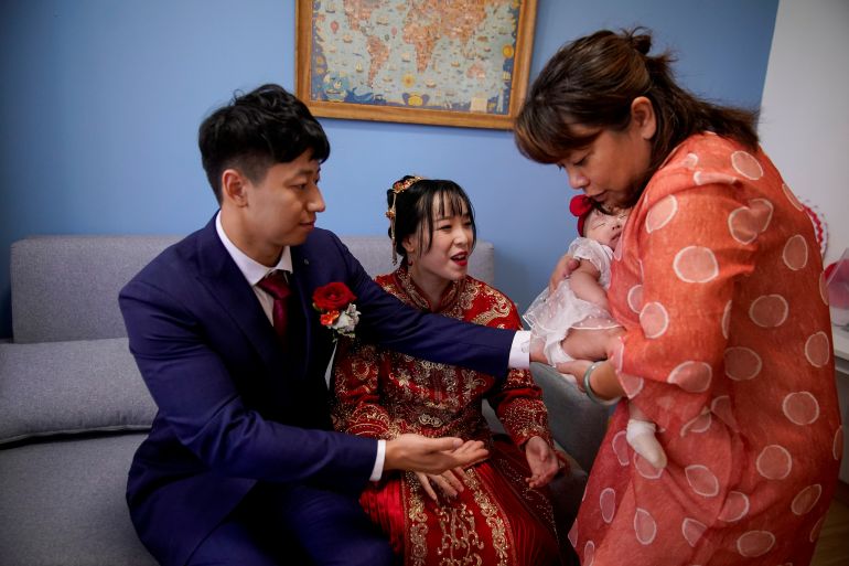 Những con số giật mình cho thấy giá trị gia đình của người Á Đông đang thay đổi: Kết hôn sinh con hay phụng dưỡng bố mẹ đều không còn là bắt buộc - Ảnh 2.