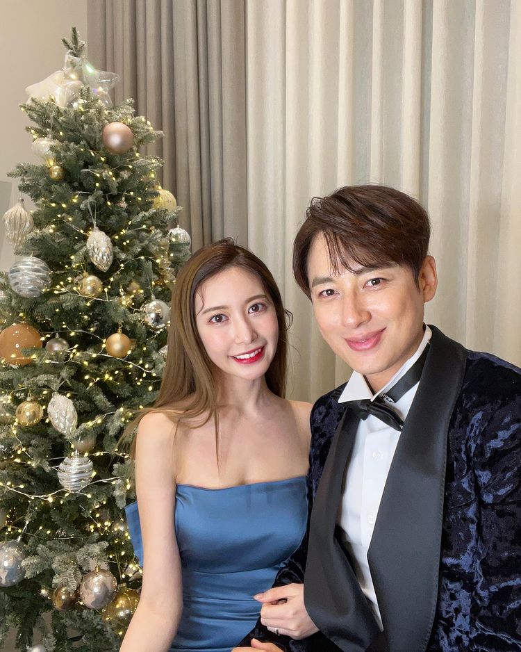 Chuyện tình như phim của tài tử đình đám xứ Hàn với fangirl nước ngoài: Gặp nhau như định mệnh, hơn kém 14 tuổi vẫn xứng đôi vừa lứa - Ảnh 7.