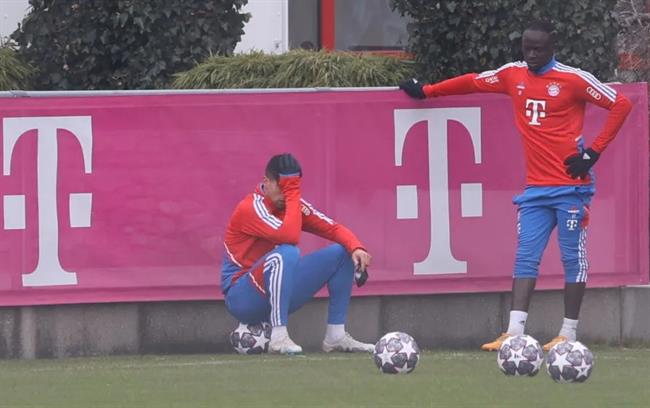 Cancelo 'bật khóc' trên sân tập Bayern vì gặp lại chuyện cũ - Ảnh 3.