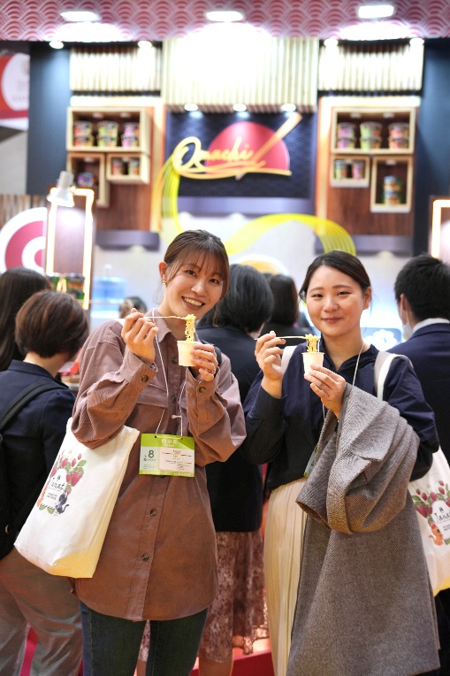 Chiếm trọn “spotlight” trong triển lãm quốc tế Foodex tại Nhật, Omachi khẳng định vị thế mì hàng đầu Việt Nam - Ảnh 5.