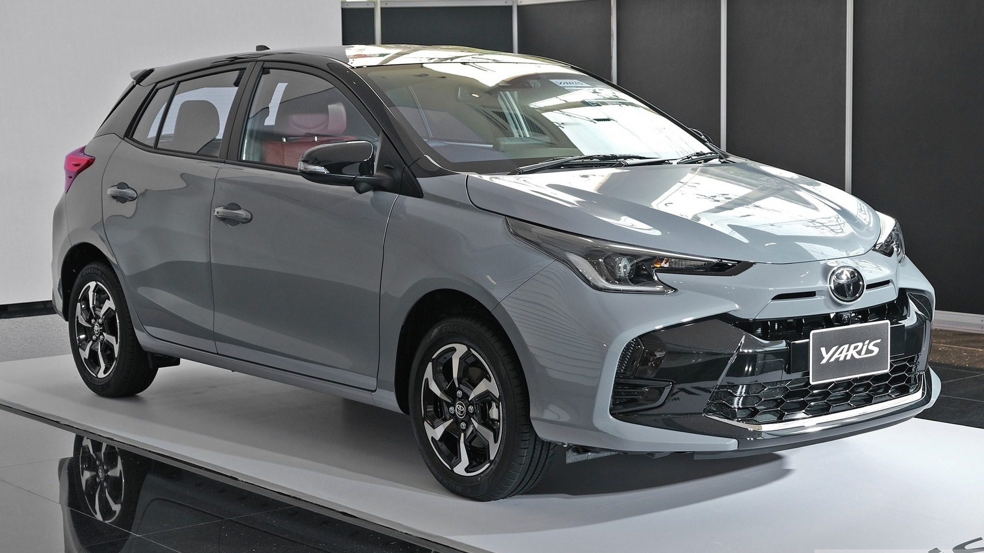 Toyota Yaris mới ra mắt này là bản xem trước Vios 2023 sắp bán ở Việt Nam: Mặt trước hầm hố, thêm công nghệ