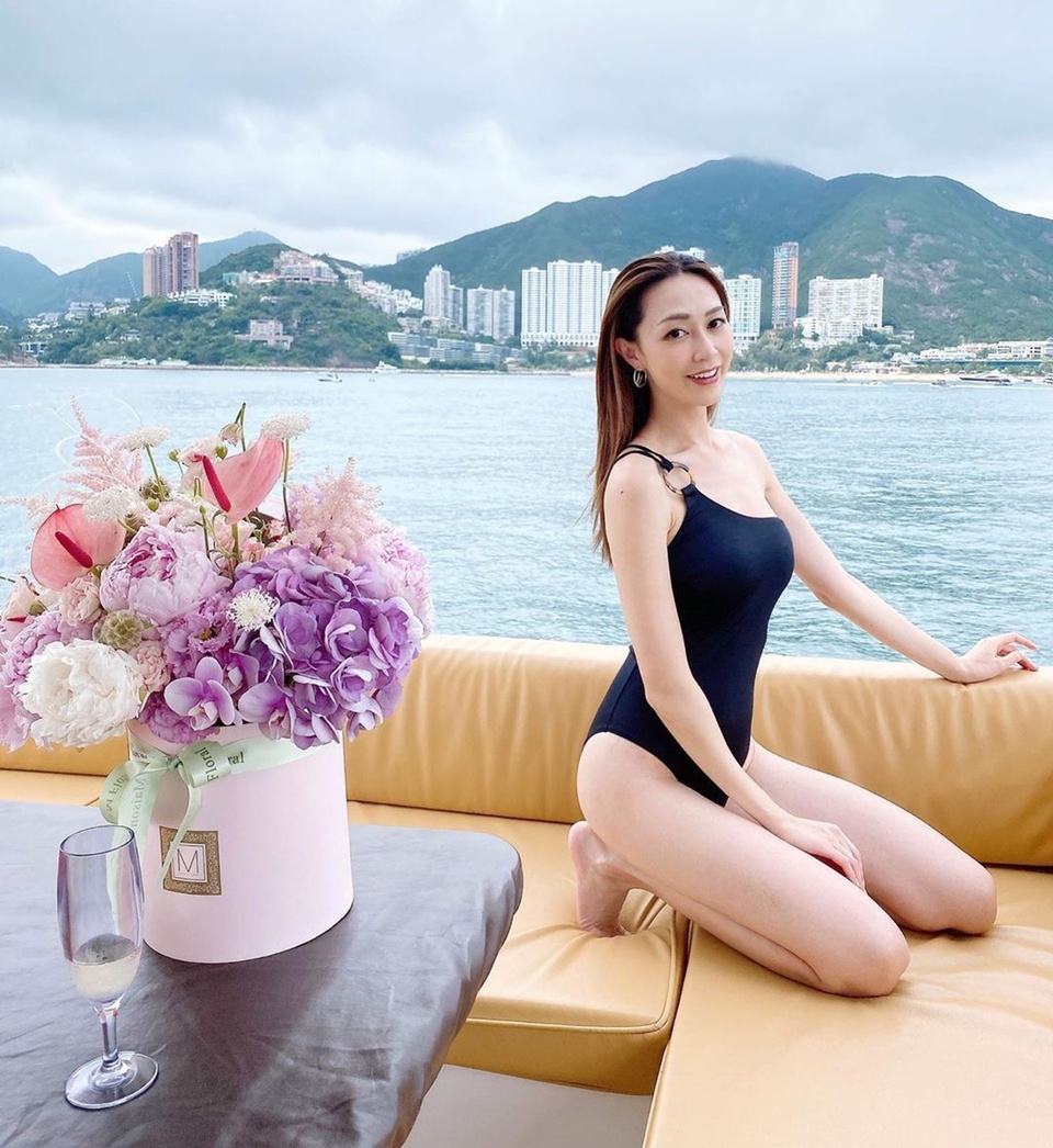 Một hoa hậu Hong Kong bị “lộ hàng” ngay trên sóng truyền hình, phản ứng của công chúng ra sao? - Ảnh 7.
