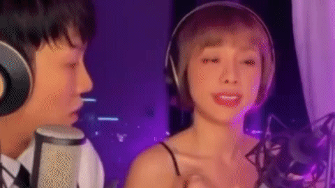 Người yêu đồng giới của Miko Lan Trinh lộ tính xấu khi livestream: Giành hát với bạn gái, khó chịu ra mặt rồi dùng dằng bỏ đi