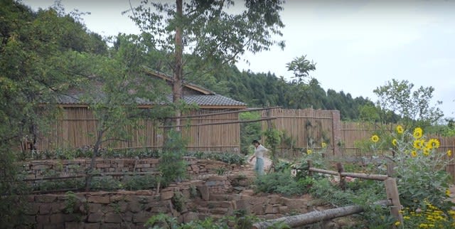 Cận cảnh ng&ocirc;i nh&agrave; l&agrave;m n&ecirc;n t&ecirc;n tuổi của L&yacute; Tử Thất: Đơn sơ bất ngờ so với thu nhập cả trăm tỷ đồng! - Ảnh 11.