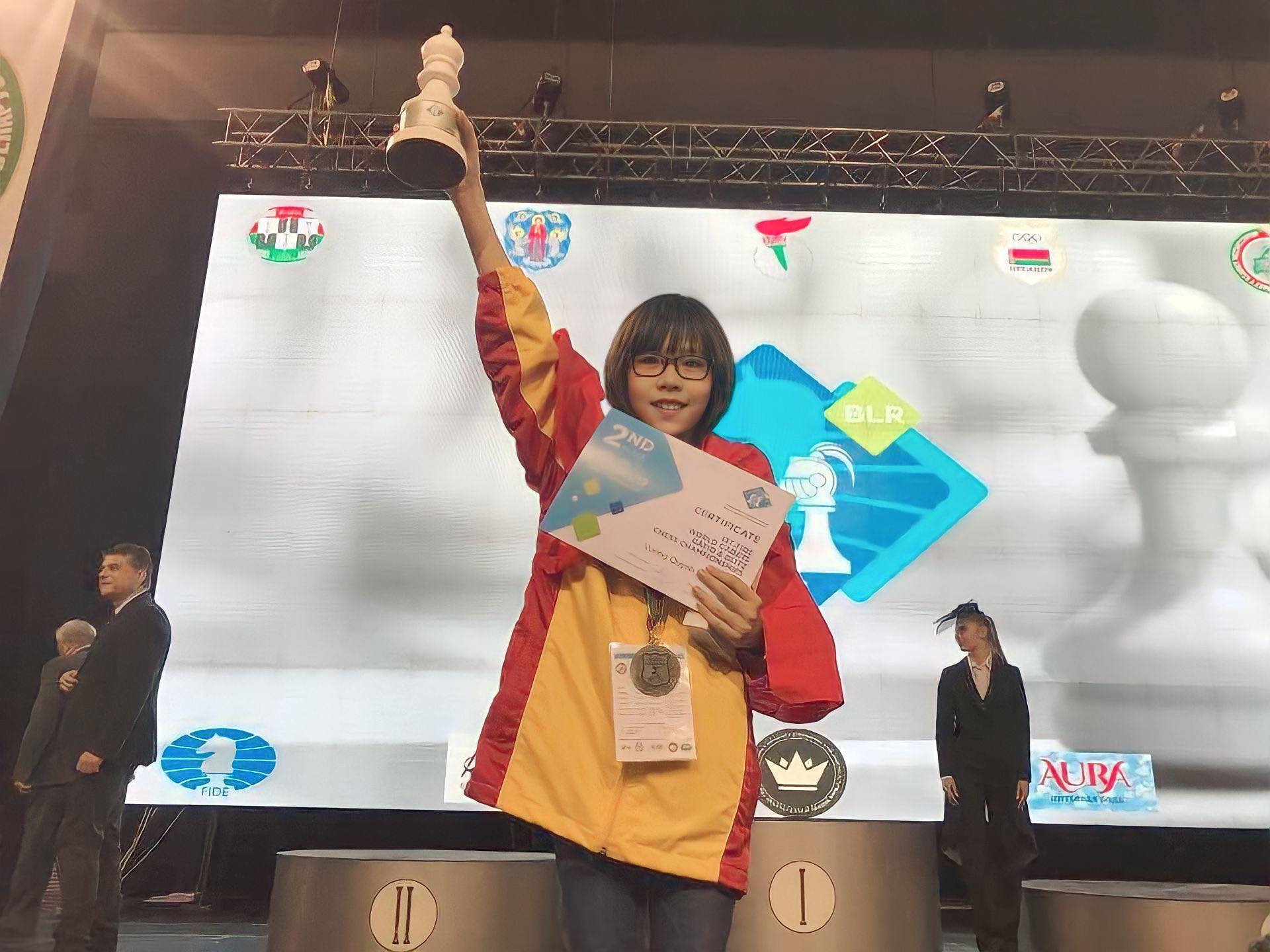 Nữ sinh 2K5 đã là kỳ thủ quốc tế, "người chơi" hệ hái huy chương nhưng vẫn "cân" đẹp việc học ở trường - Ảnh 1. Nữ sinh 2K5 đã là kỳ thủ quốc tế, "người chơi" hệ hái huy chương nhưng vẫn "cân" đẹp việc học ở trường - Ảnh 1.