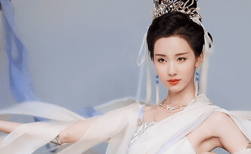 “Ác nữ” đẹp nhất màn ảnh xứ Trung hiện tại: “Đè bẹp” nhan sắc Bạch Lộc, giành giải Hoa khôi toàn quốc nhờ 1 tấm ảnh thẻ căn cước - Ảnh 2.