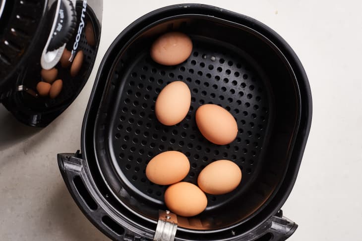 So sánh hiệu quả của 5 thiết bị có thể dùng để luộc trứng - Ảnh 6.