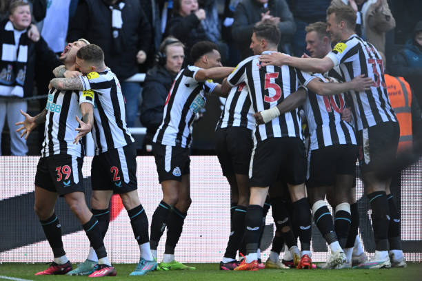 Newcastle thắng MU 2-0, chiếm luôn vị trí thứ 3 và đẩy MU xuống thứ 4 Ngoại hạng Anh