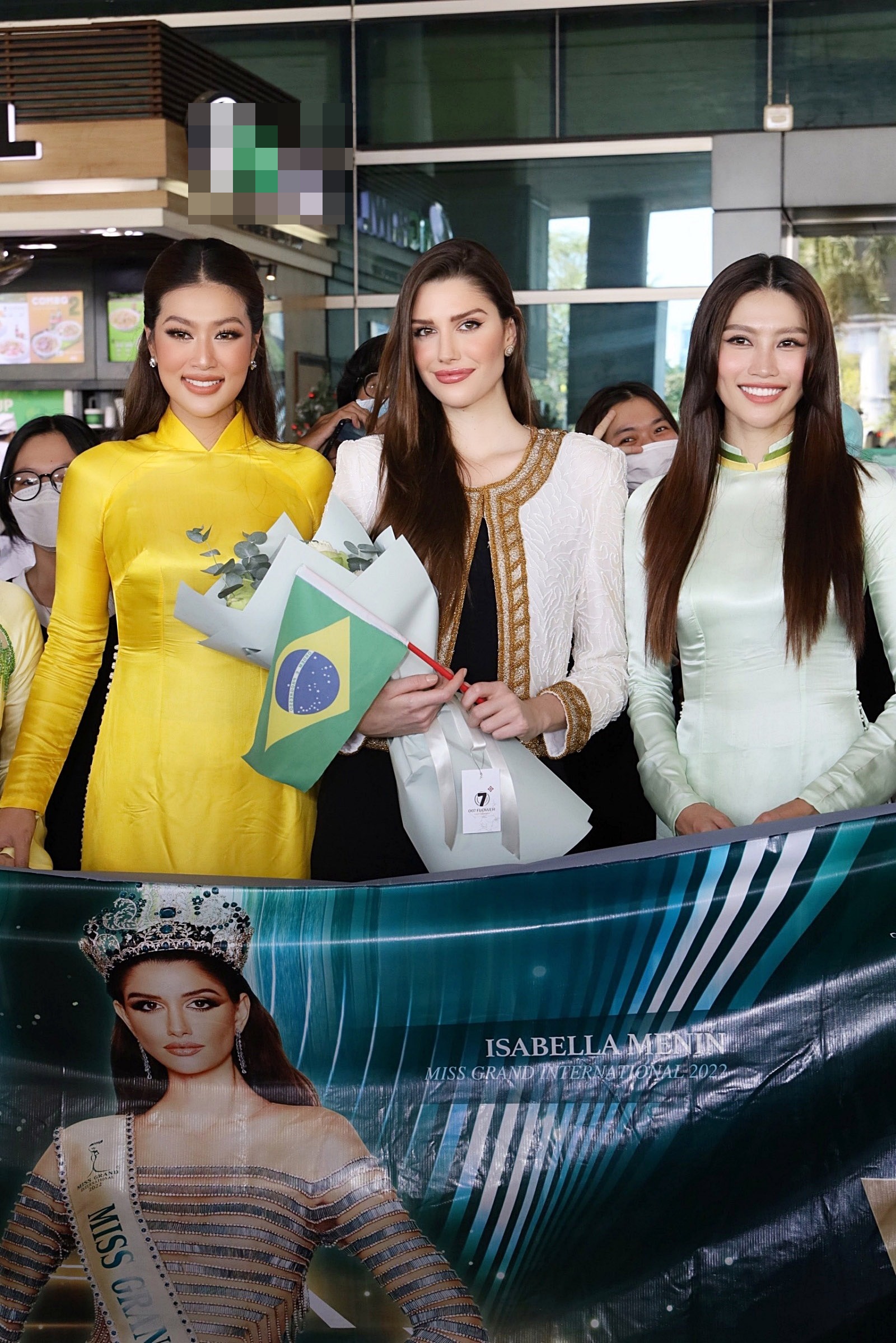 Đương kim Miss Grand International đến Việt Nam: Thiên Ân lép vế khi đọ sắc, Quỳnh Châu thì sao? - Ảnh 4.