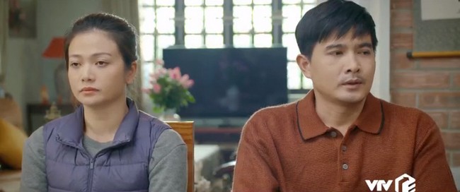 'Gia đình mình vui bất thình lình': Kiều Anh tình tứ bên 'chồng' Quang Sự, khác hẳn vẻ lạnh nhạt trên phim - Ảnh 2.