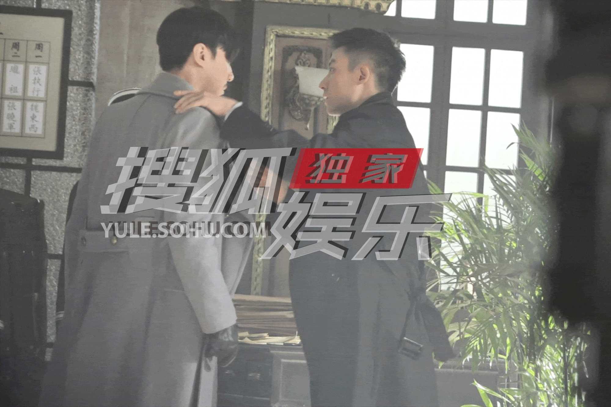 Giật mình vì nét già nua của 'mỹ nhân không tuổi' một thời, đã vậy còn đóng cặp với bạn diễn kém 13 tuổi! - Ảnh 11.