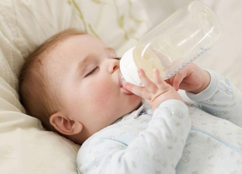 Con trai 1m84 của siêu mẫu Anh Thư luôn uống sữa trước khi đi ngủ, các mẹ đừng bỏ lỡ thời điểm vàng để bé phát triển chiều cao - Ảnh 2.