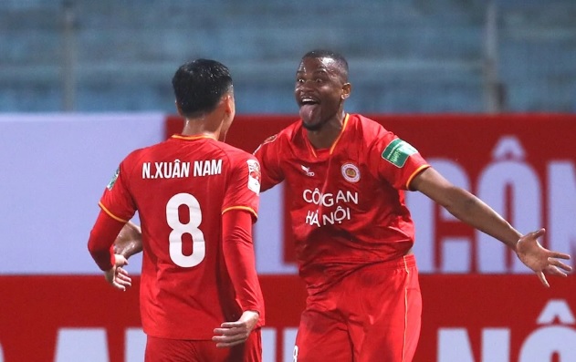 Báo Trung Quốc bất ngờ vẽ ra viễn cảnh tồi tệ cho đội bóng “mới nổi” tại Việt Nam - Ảnh 1.